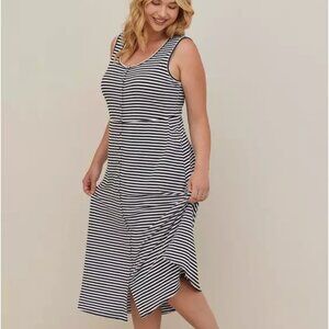 Women's TORRID Black and White Stripe Maxi Dress Pockets- Size 0/Large/12‎
